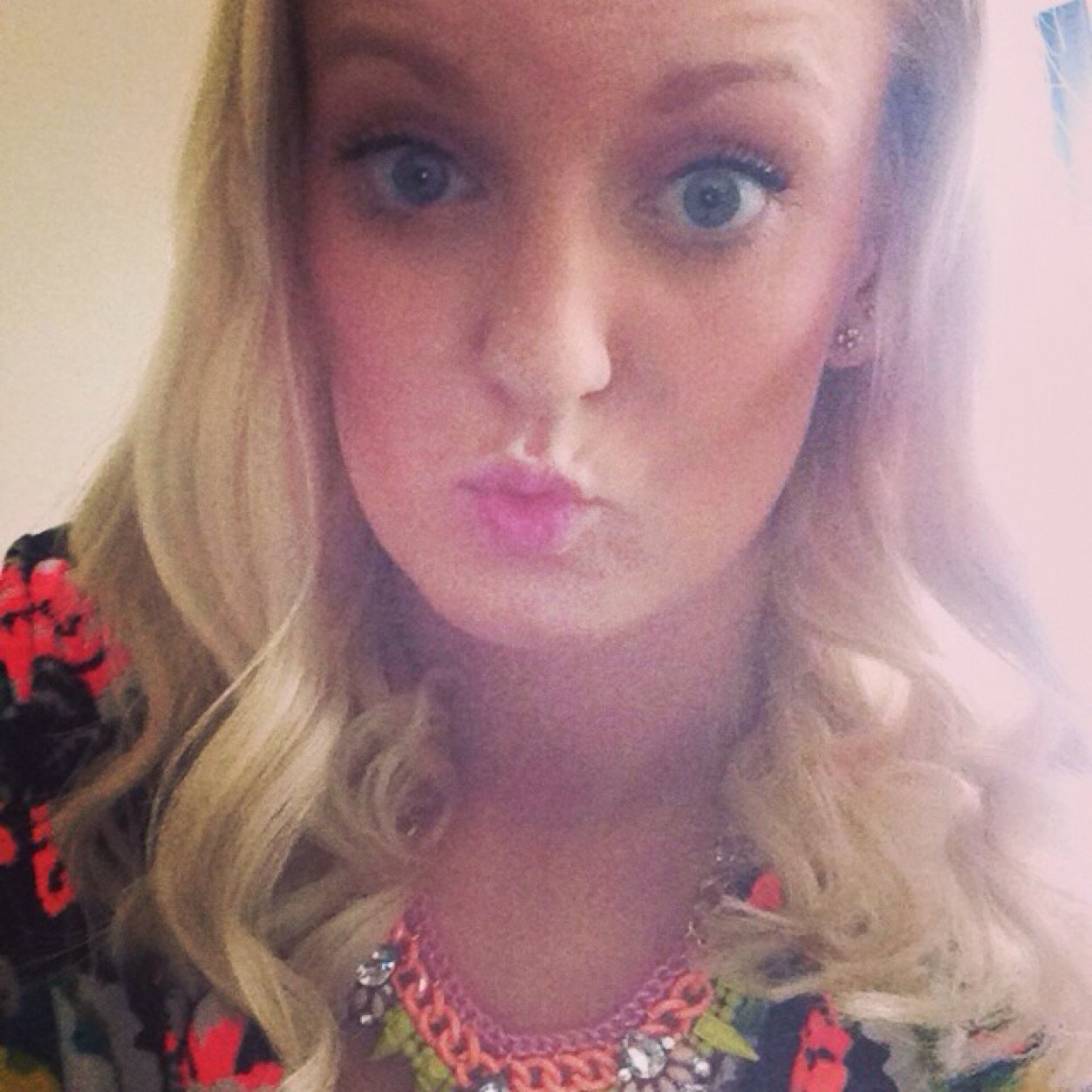 Zoeyoung92's profile picture. Live, Love and Laugh