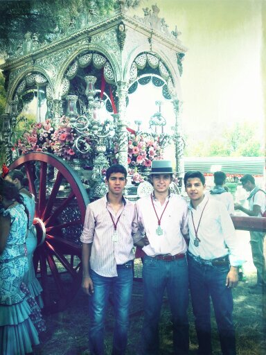 98Eduromero's profile picture. Manriqueño y  rociero de las mas antigua. Enamorado del rocio y el futbol.