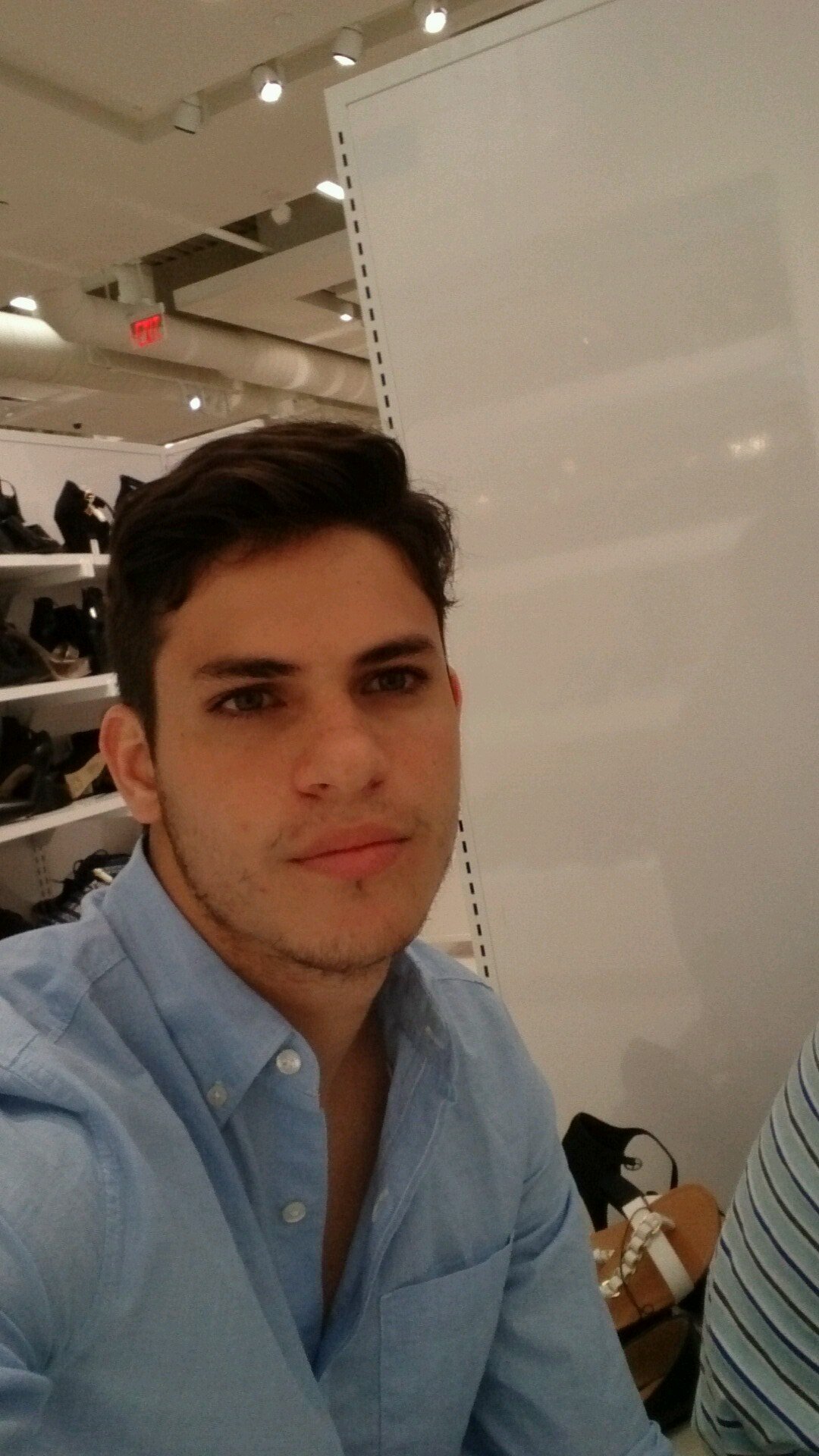 Consejero de Facultad de ingeniería UCV /estudiante de ing.Civil / Enamorado de mi país , VENEZUELA./ podemos cambiar el mundo pues somos la mayoria