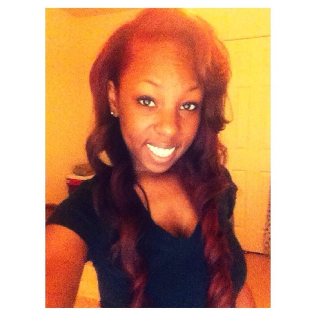 Ad0RE_ME_MUAh's profile picture. αмвєя'ℓуи яєиєα ...ѕoυтнern gιrl ...roll тιde ❤️вaмa fooтвaℓℓ ... 22 уєαя'ѕ вℓєssєd & вєαυтιfυℓ...  #ғollow