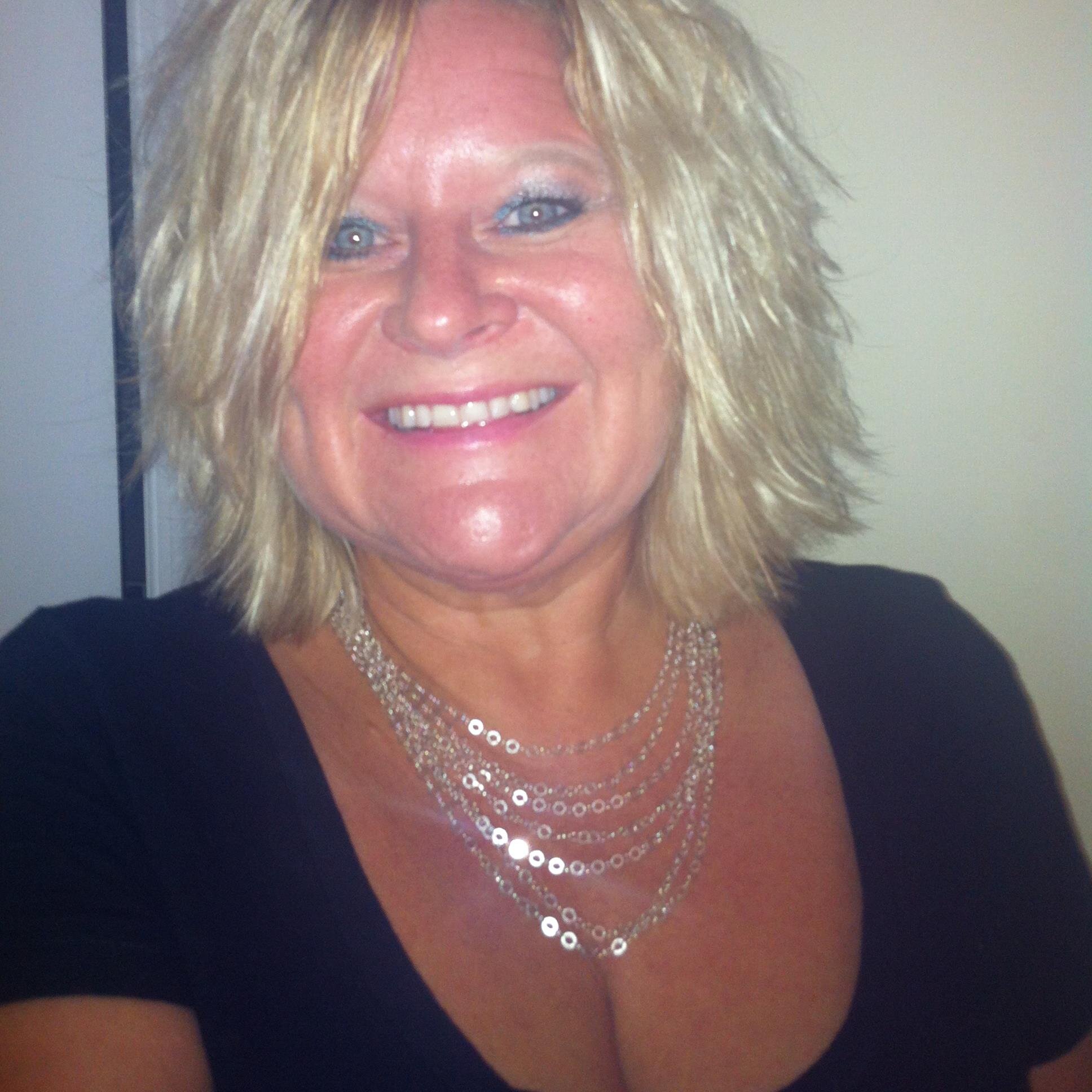 Connielovepink's profile picture. Love being active and outside.  Enjoy beaches, concerts, fun with friends and traveling.  I would describe my life as good and plenty!