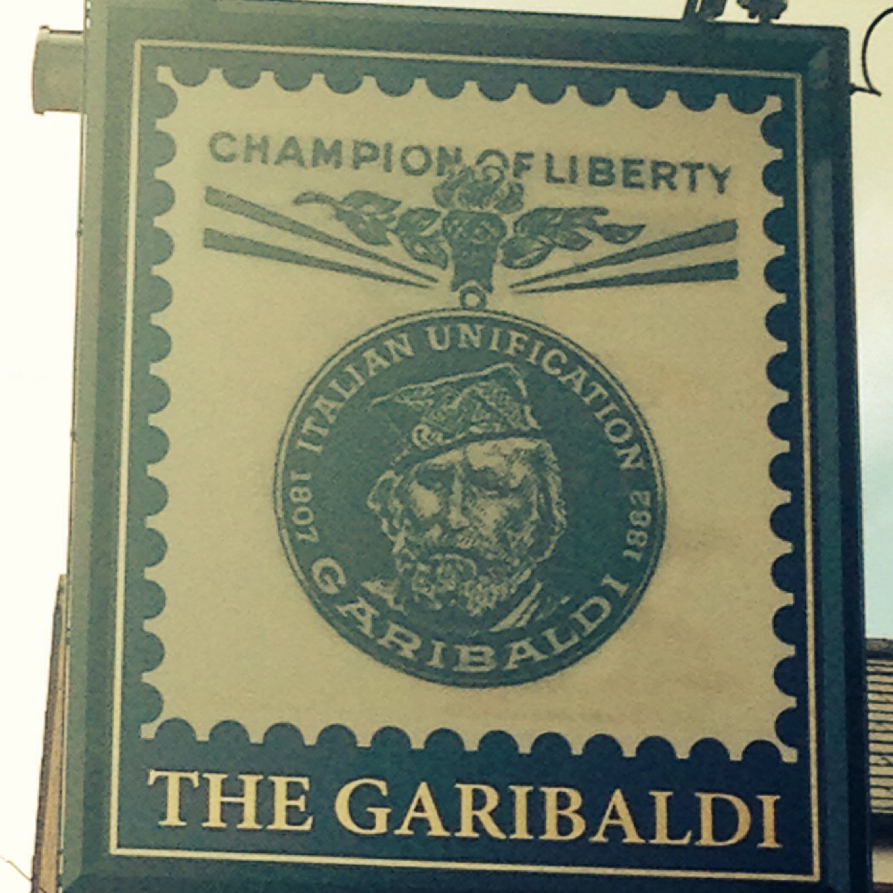 We're a #family run pub serving quality real #ale, in the heart of #StAlbans. #Famous for great #food and a warm welcome guaranteed! Call us on 01727 894745