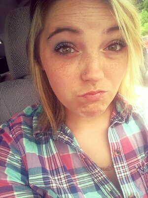 Katie Bromwell I am 20 years old, i have 2 beautiful Kids, I live in Menifee Co Kentucky! #FollowMe #IfollowBack. snaphat: katieann_1889 kik: kmurph1206