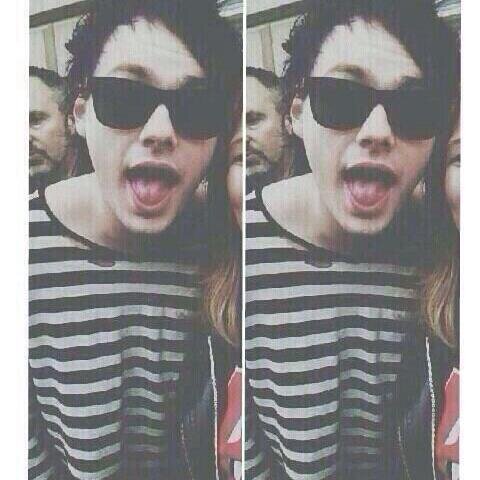 ☮ •hii cutie, could you please follow @daintyiero it would mean a lot (if you already follow me there thank you ily) and ask for a dm to michael if you want• ☮
