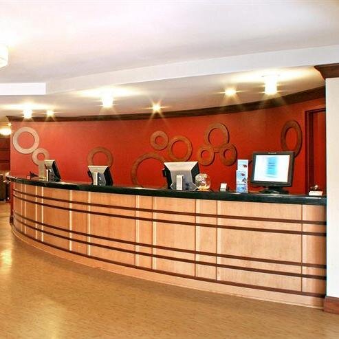 One of Tallahassee's Hidden Treasures! 24 hr On-Site Gym, Pool, Free Wi-fi and flat screens TVs in every room
Phone: (850)671-2020