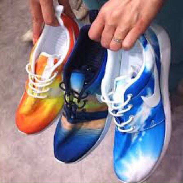 Here to show off the Roshe Free Runs
Feel free to send me pics of your Roshes at TheROSHERUNS@aol.com i know someone out there rocks these shoes.