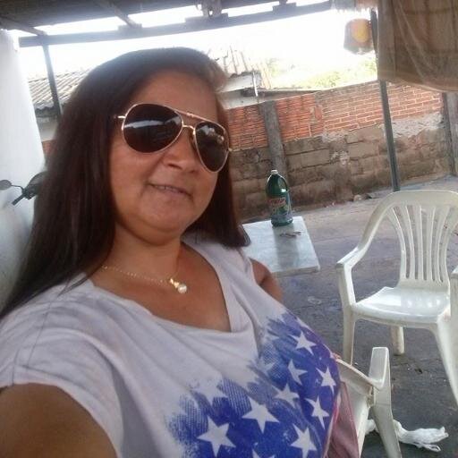 seguinte , meu nome é roseli eu tenho 152 anos e peso 182 quilos, qtal?  sou bonita, maravilhosa, sexy, eesperta!