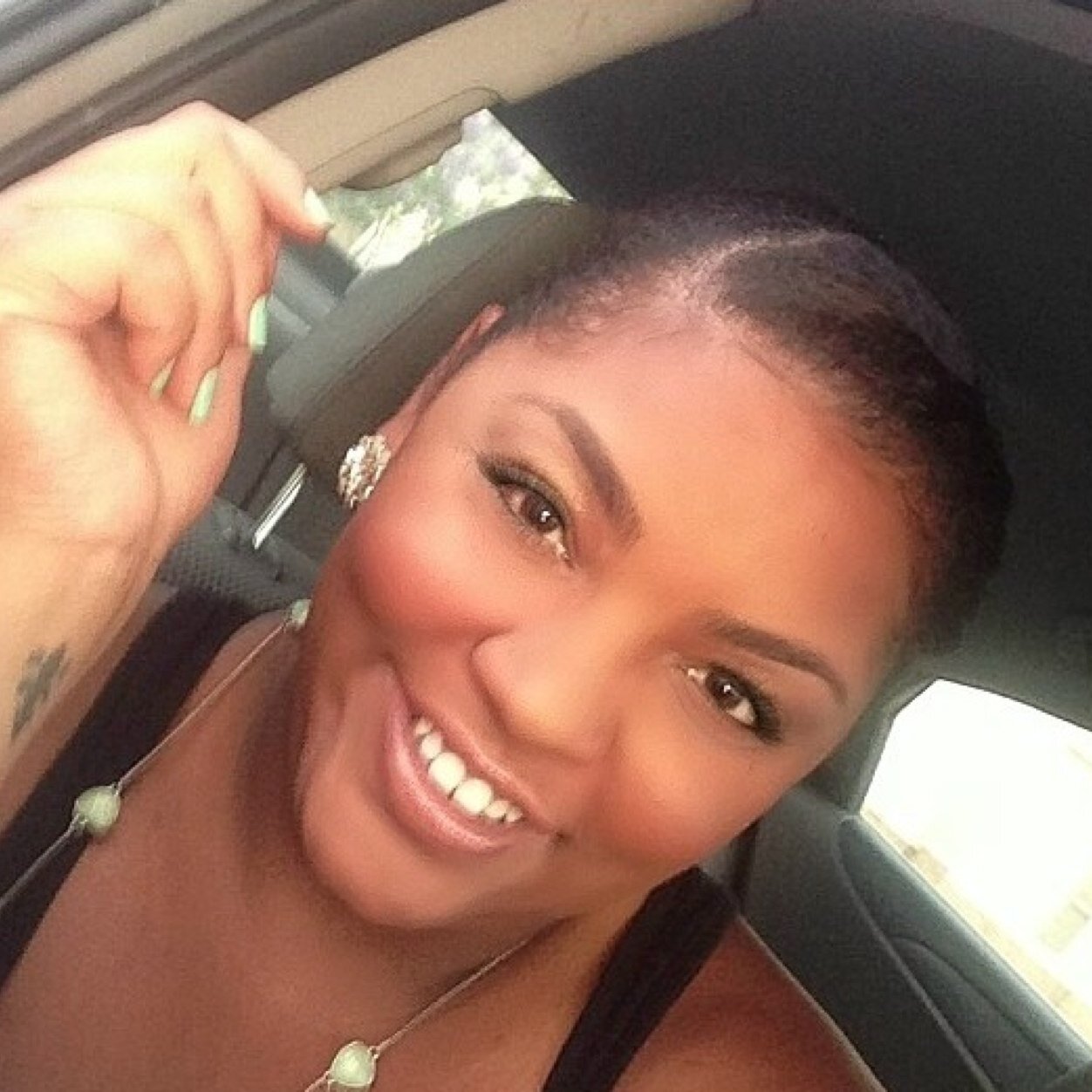 DaniD1023's profile picture. Happiness Advocate!