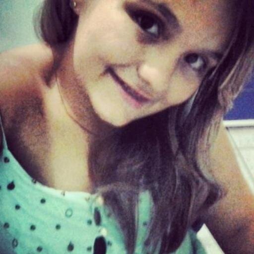 larasv__'s profile picture. Ame mais. Perdoe mais. Deixa a parte do julgamento pra Deus.