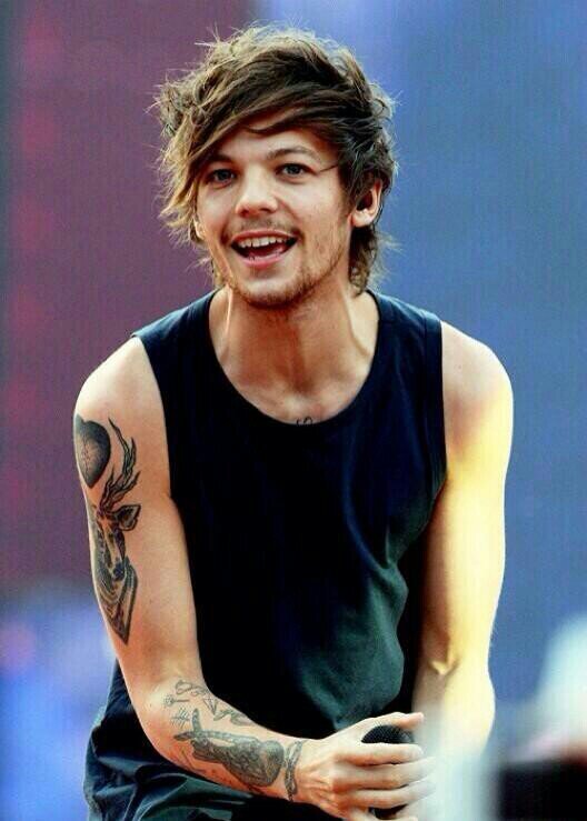 live fast,have fun and be a bit mischivious! 0/5 Pizza Hut follows! Larry Shipper|Louis Tops