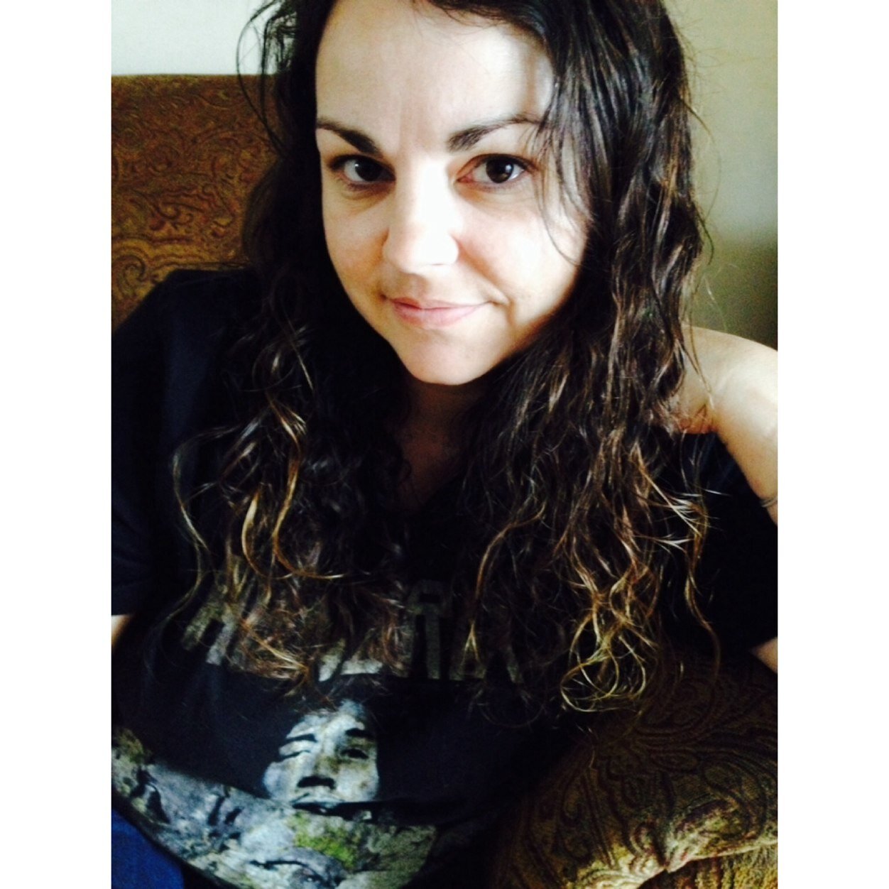Mom of 3 beautiful girls, ❤️TWD and playing guitar! fby @mcbridemelissa, @MelissaPonzio, @JoshMcDermitt @gilliardl_jr @vincentmward @cserratos etc mby @Cudlitz,