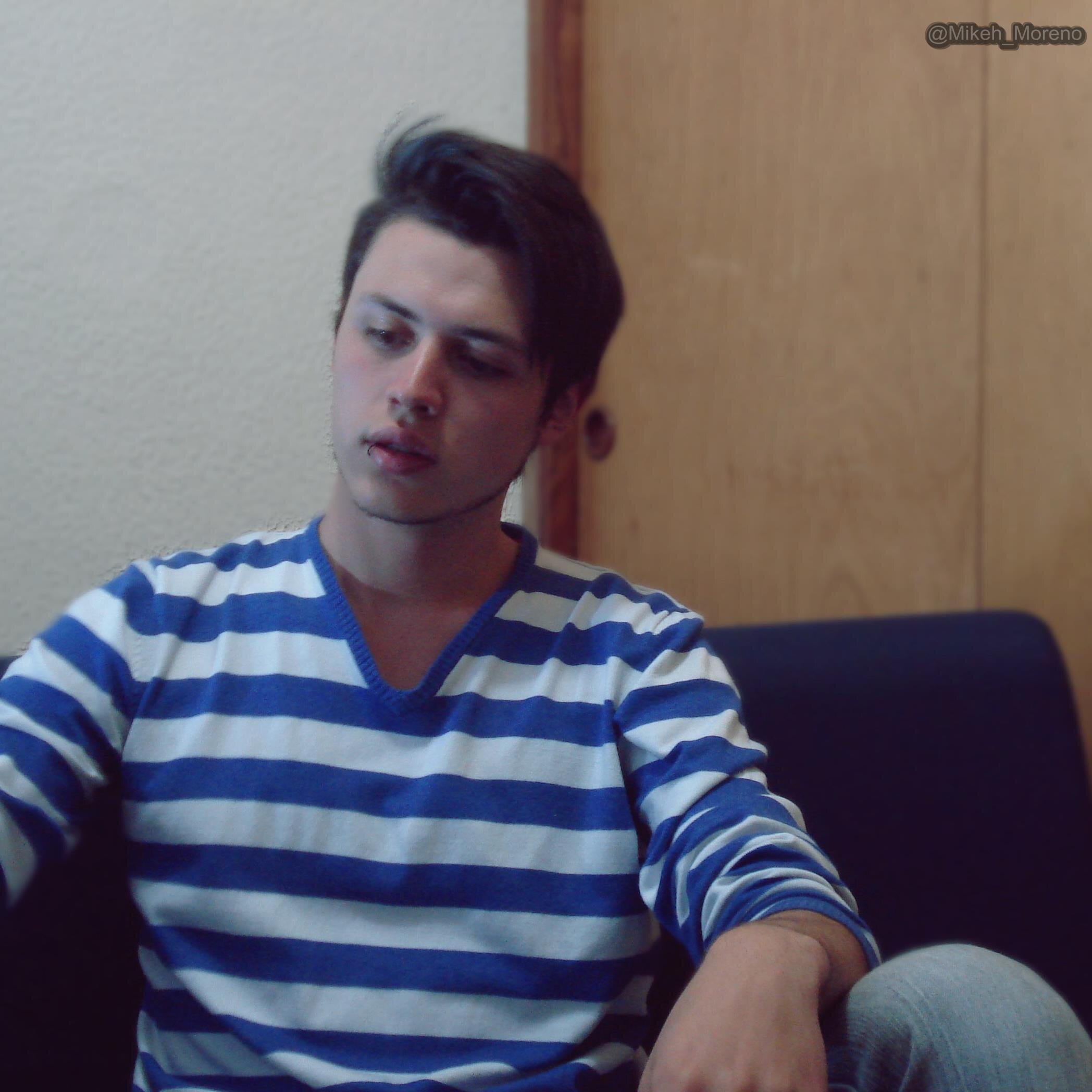 Buscando gente que me ayude a escoger aguacates desde 1996        
 | ( • ◡ • ) |人(❍ᴥ❍ʋ)