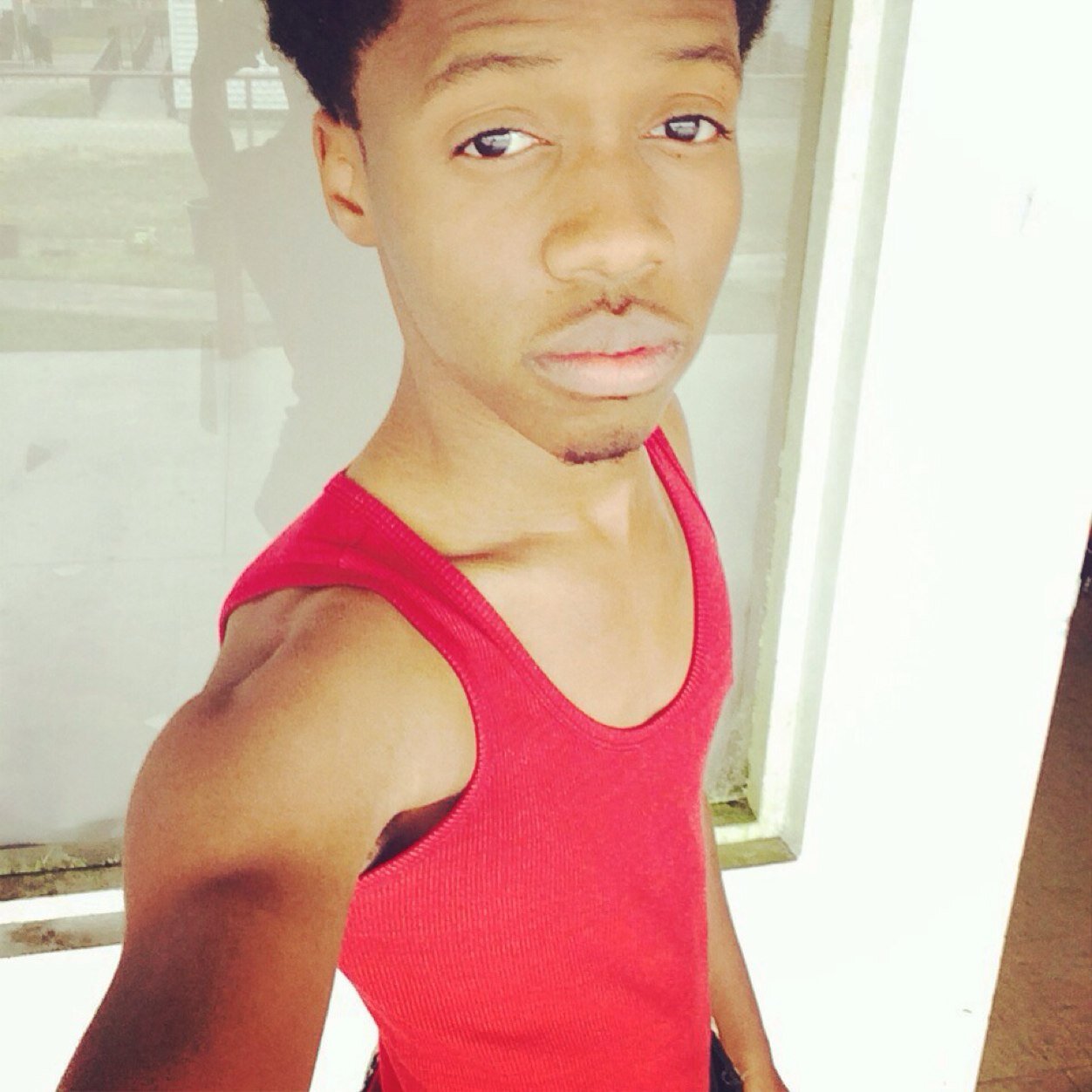 I'm funny & I follow back. #ArtIsLife #Singlelifetho  Bestfriend : @heyy_kristee.