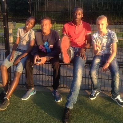 henkie is aardig xmadelief. bro's  yassin jesse max it  daily ro  vis alex ........ zigeuner 13jaaar oud