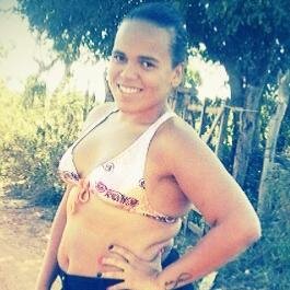 CaamyOliveira's profile picture. “Eu não sou uma pessoa  perfeita, há muitas coisas que eu gostaria de não ter feito e fiz. Mas assim é a vida… E eu?  Bem, eu continuo aprendendo.” :)