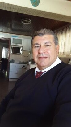 Abogado. Independiente. Lector obsesivo. Hincha de Belgrano y del Tala  Rugby Club.