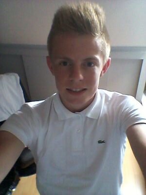 HugooMerieau's profile picture. snap: hugomerieau