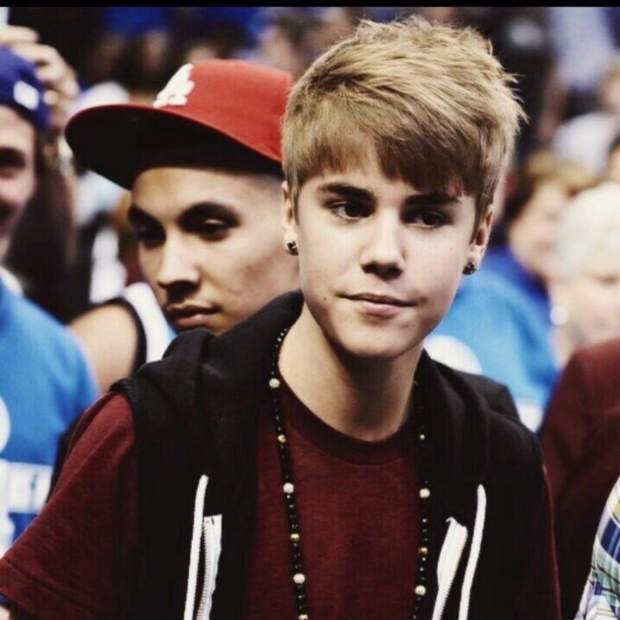 justinbiebrbiz's profile picture. I GAVE YOU A FREE FOLLOW SO FOLLOW @kidrauhlfvck