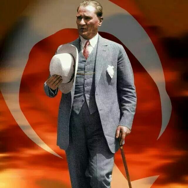 Atatürkçü, Türkiyeli, vatanına aşık, hayvansever...