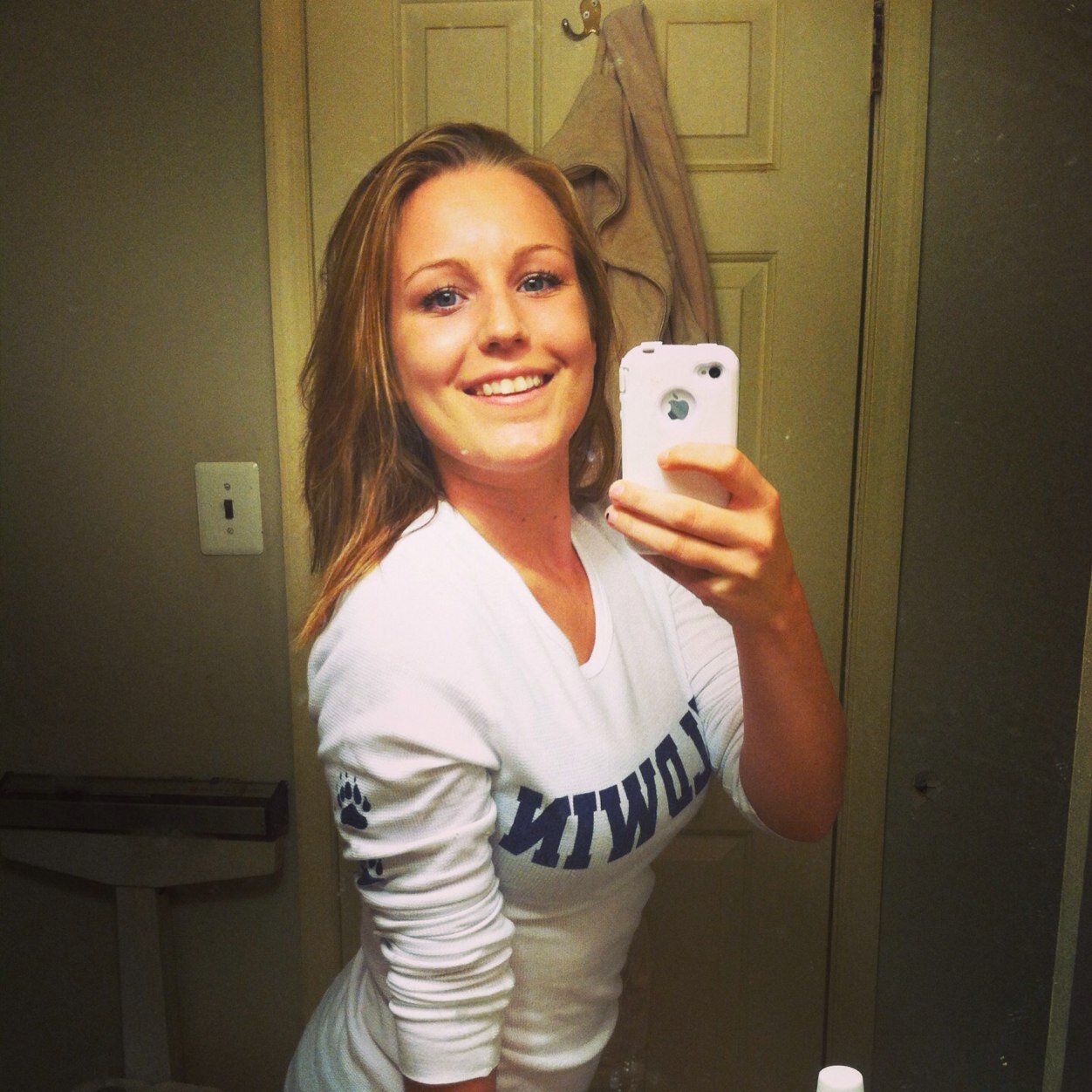 alfrank22's profile picture. Amanda. 19. Optimist.
Never doubt that a small group of thoughtful, committed individuals can change the world. Indeed, its the only thing that ever has.✌️