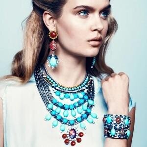 Decora Costume Jewellery offer glamorous and styilsh womens jewellery at affordable prices. We ship worldwide.