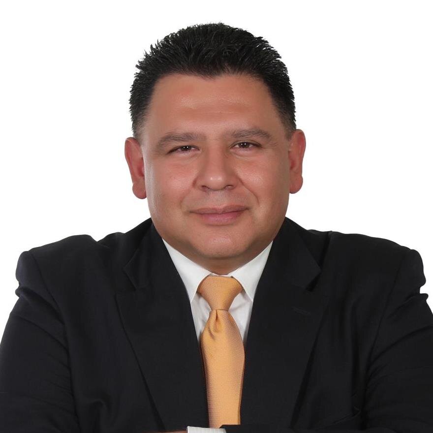 Experiencia en Operaciones, Logistica & Dirección Gral (3M, GE entre otras). 10 años en la Industria de Redes de Mercadeo (Multinivel) en la parte Corporativa.