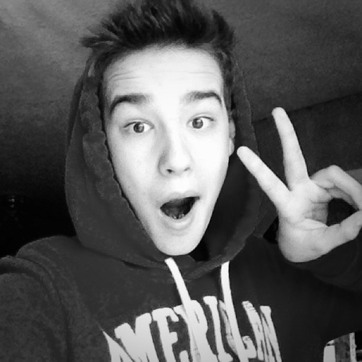followtricks :)