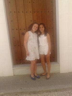 orgullosa de ser higuereña, las mejores amigas estan a mi lado :)