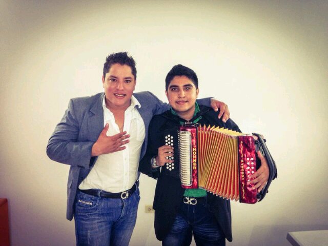Grupo Vallenato joven lleno de mucho talento - Ricardo Alvarez & Robert Fuentes Sincelejo-sucre