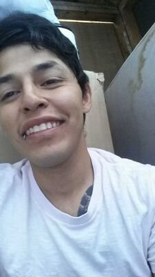 floresjoel10's profile picture. 