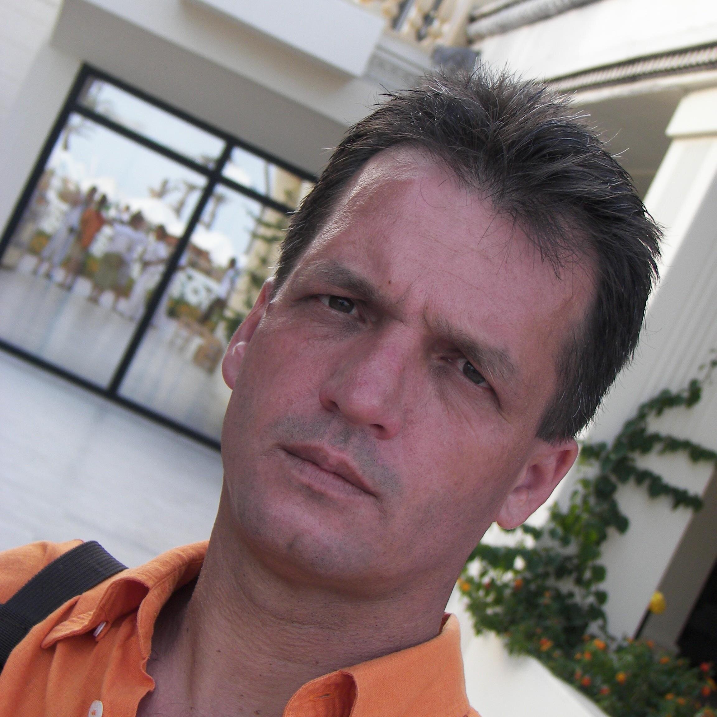 MAARİF MEMURU