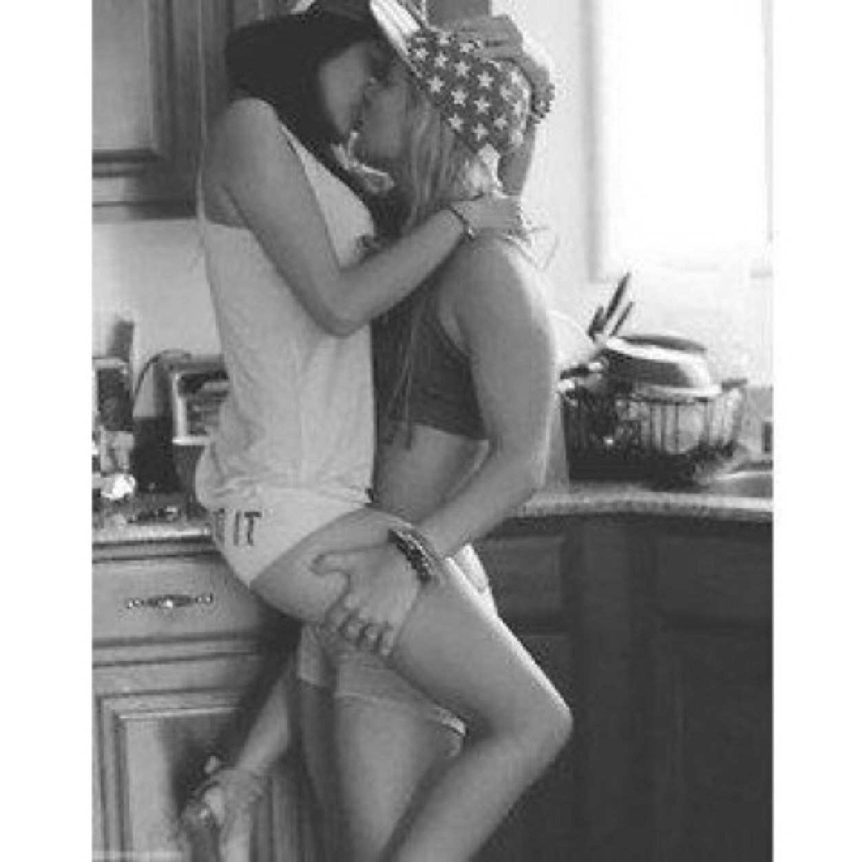 l3zzgo's profile picture. 18. girls. NJ.