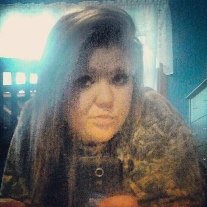 mud. mudbogs. truck pulls. whiskey. bon fires. fishin. huntin. ford. tattoos. single.
