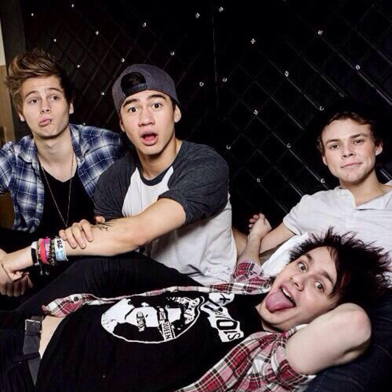Just really like this band #HEK11