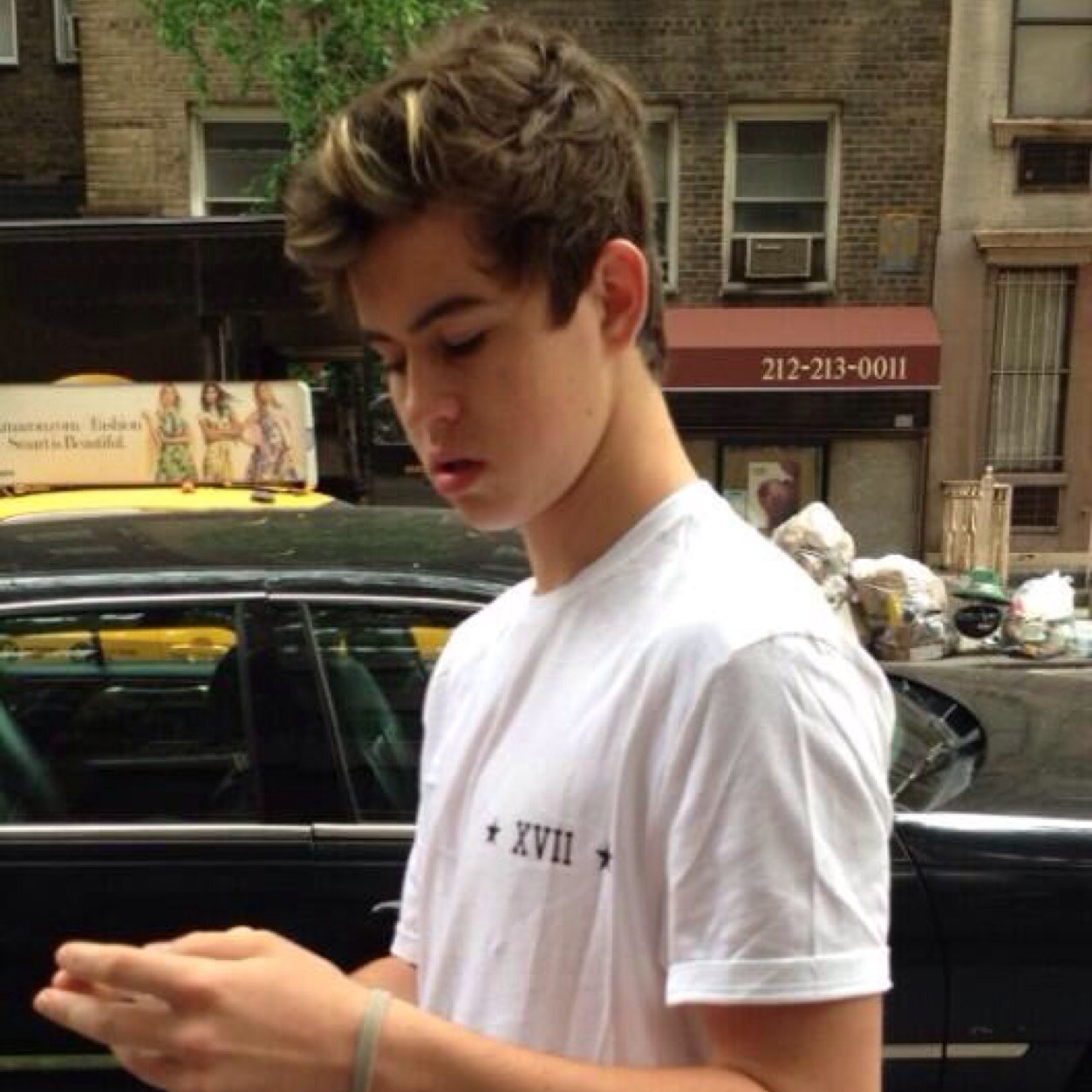 Free follow from @adorableshxwn ! Go follow her ❤️