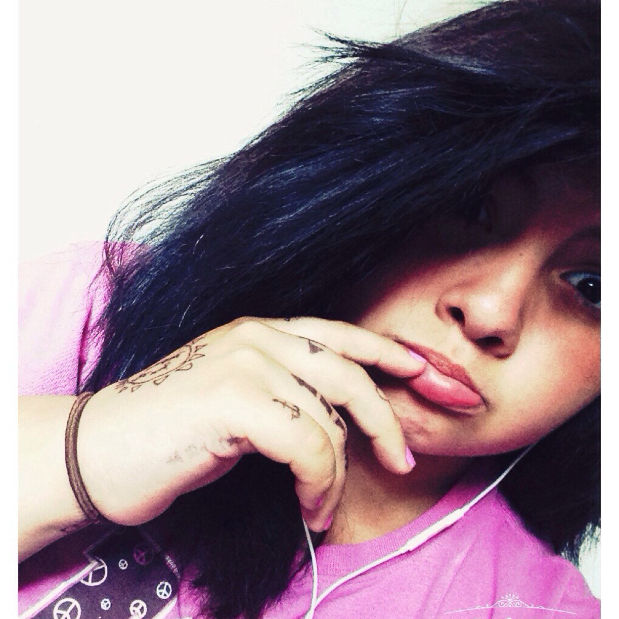 Hello since u are here i must tell u that u should follow me and @unicornmatty