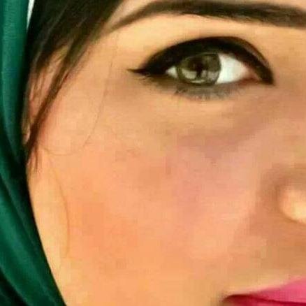 لا اثق في الكثيرين ولكن اذا وثقت في احد قد اضع روحي بين يديه