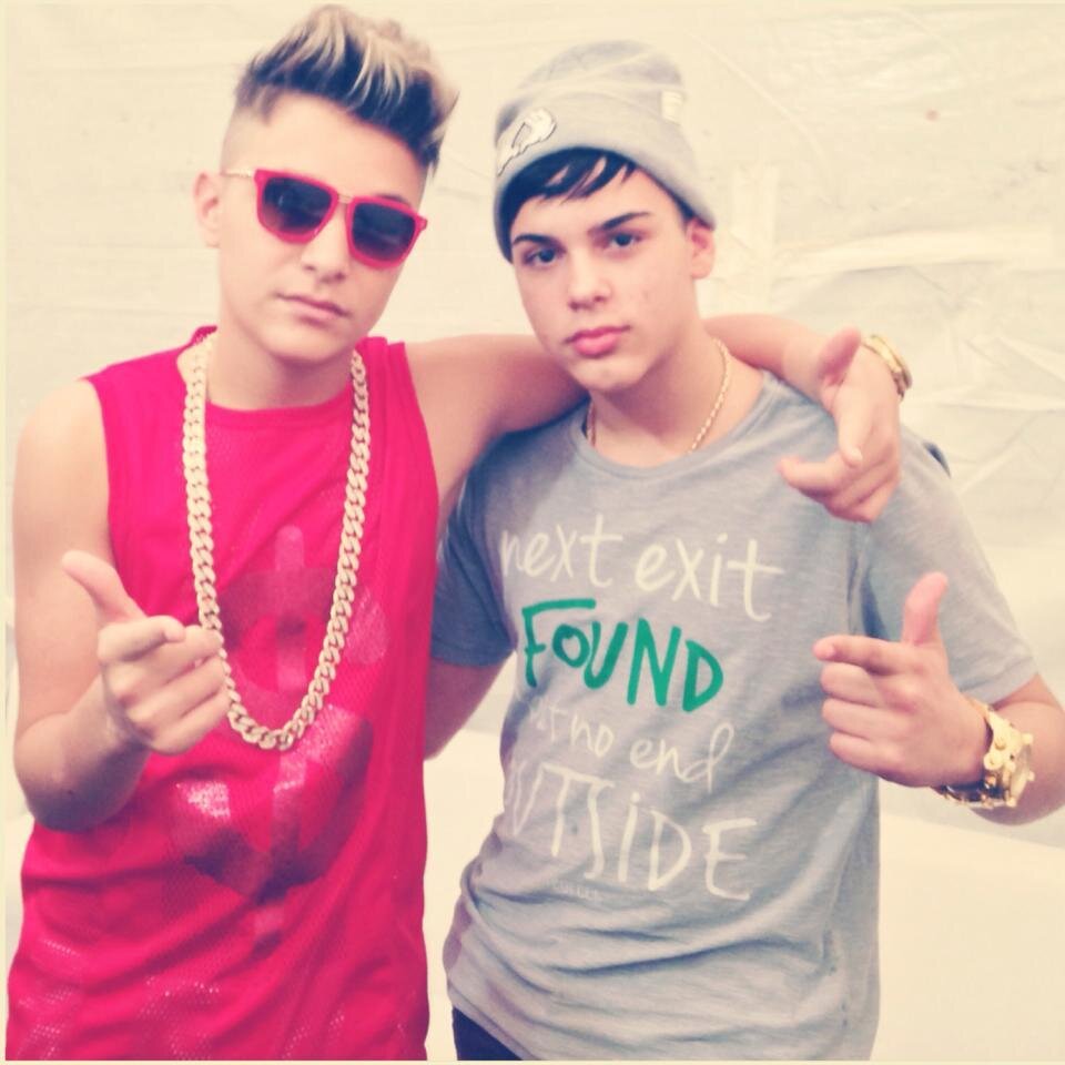 Enzo e Guilherme ♥ O destino me enviou esses 2 anjos em minha vida ♥ Que orgulho de amar vocês ♥