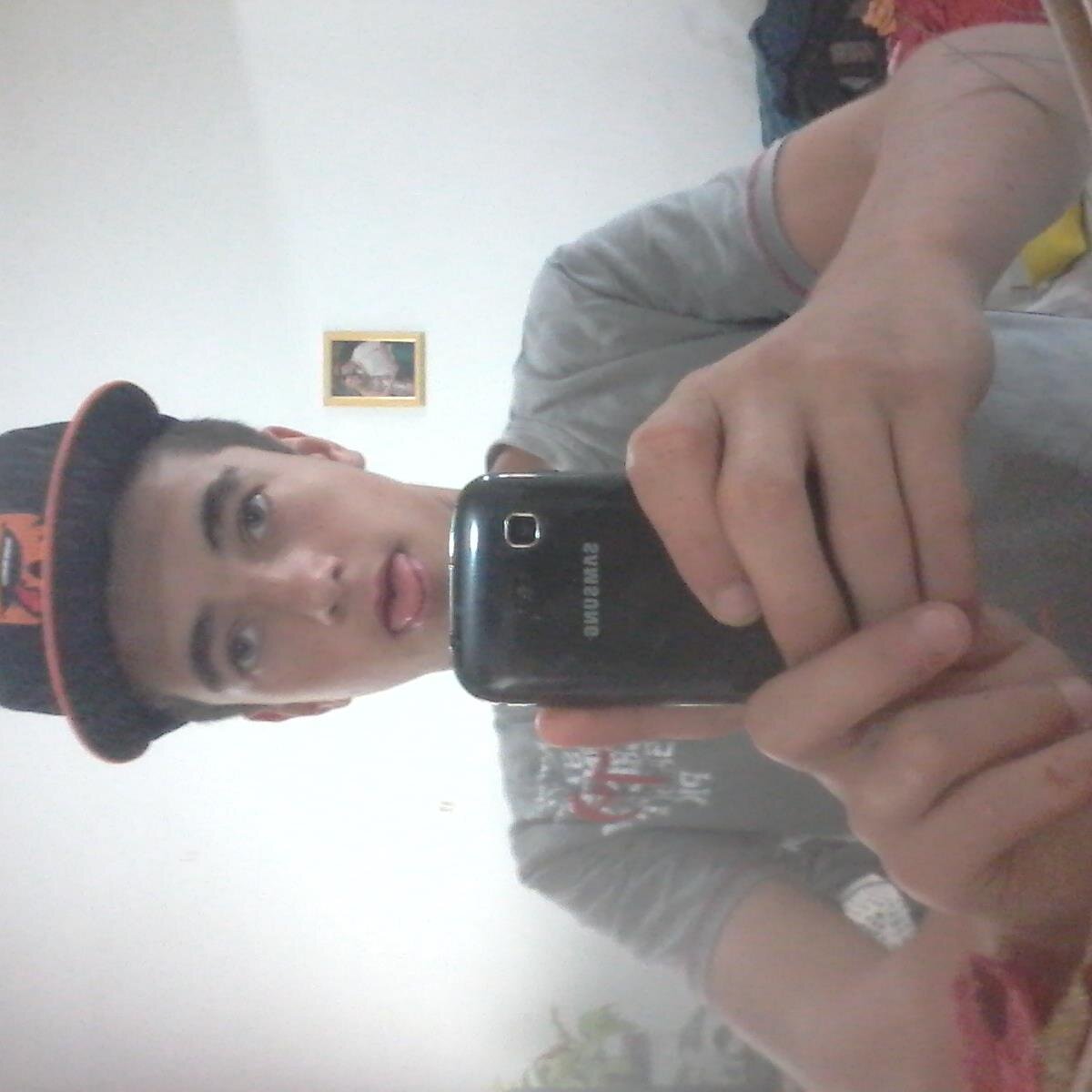 whats 98354447 chama la uahsuahusah