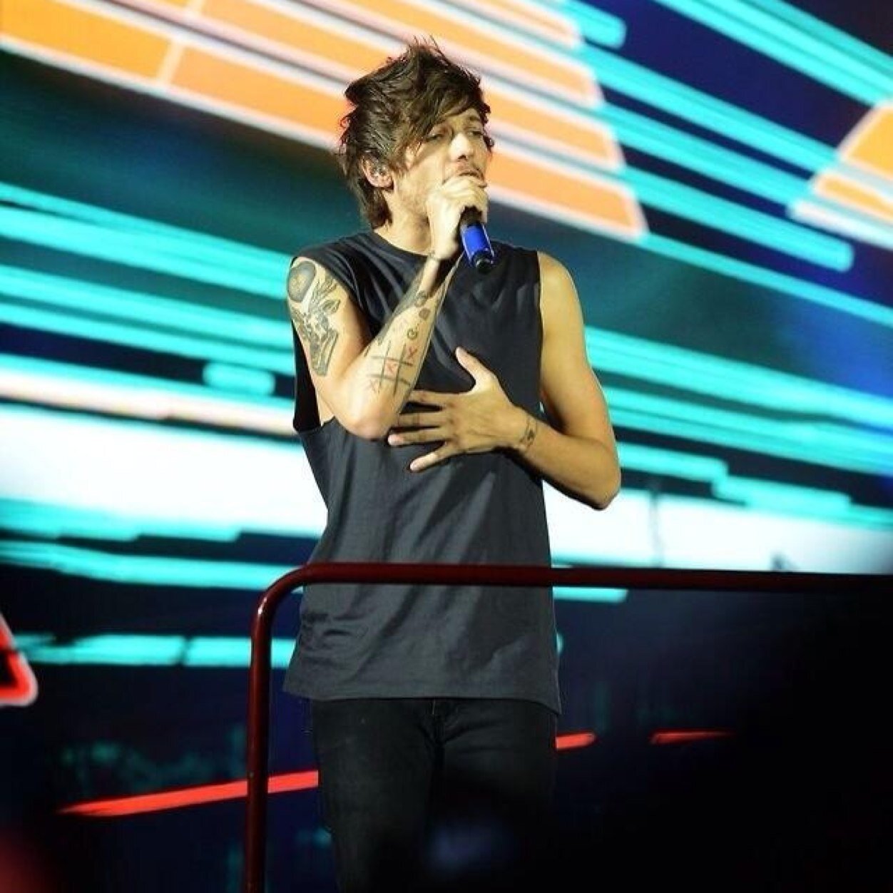 louisxtommoxx's profile picture. Please follow @5sosmofoupdates :) Thank you!! Xx