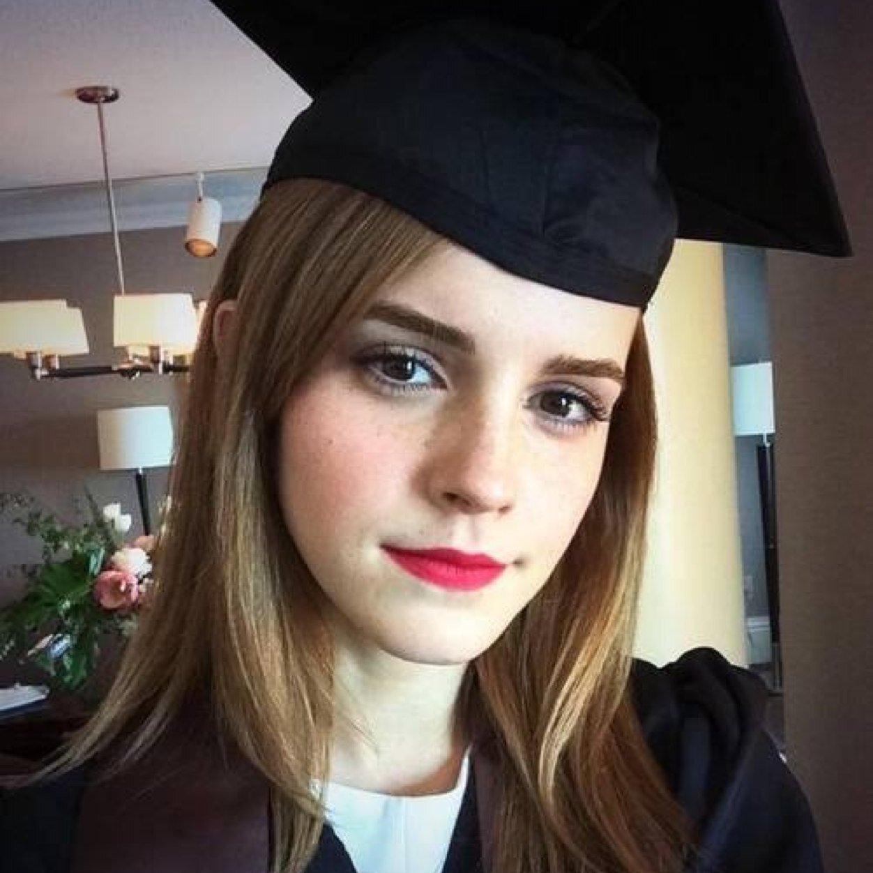 EmmaftLawrence's profile picture. Harry Potter me enseño más que mis profesores.