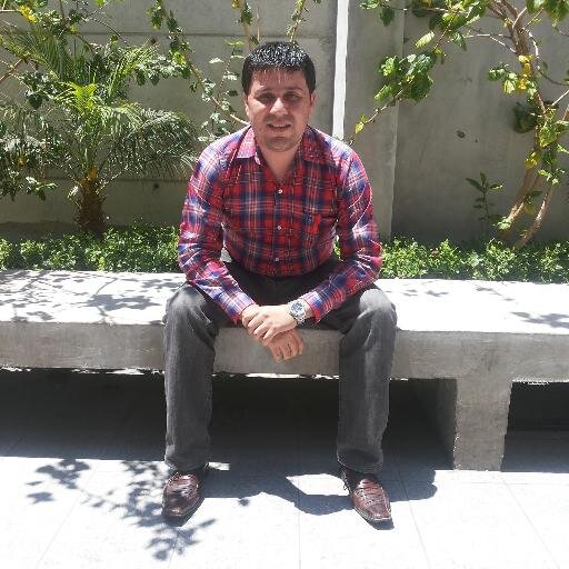 Periodista antofagastino.  Amante del fútbol, los viajes, la música, la política y del buen comer con su buen tinto.