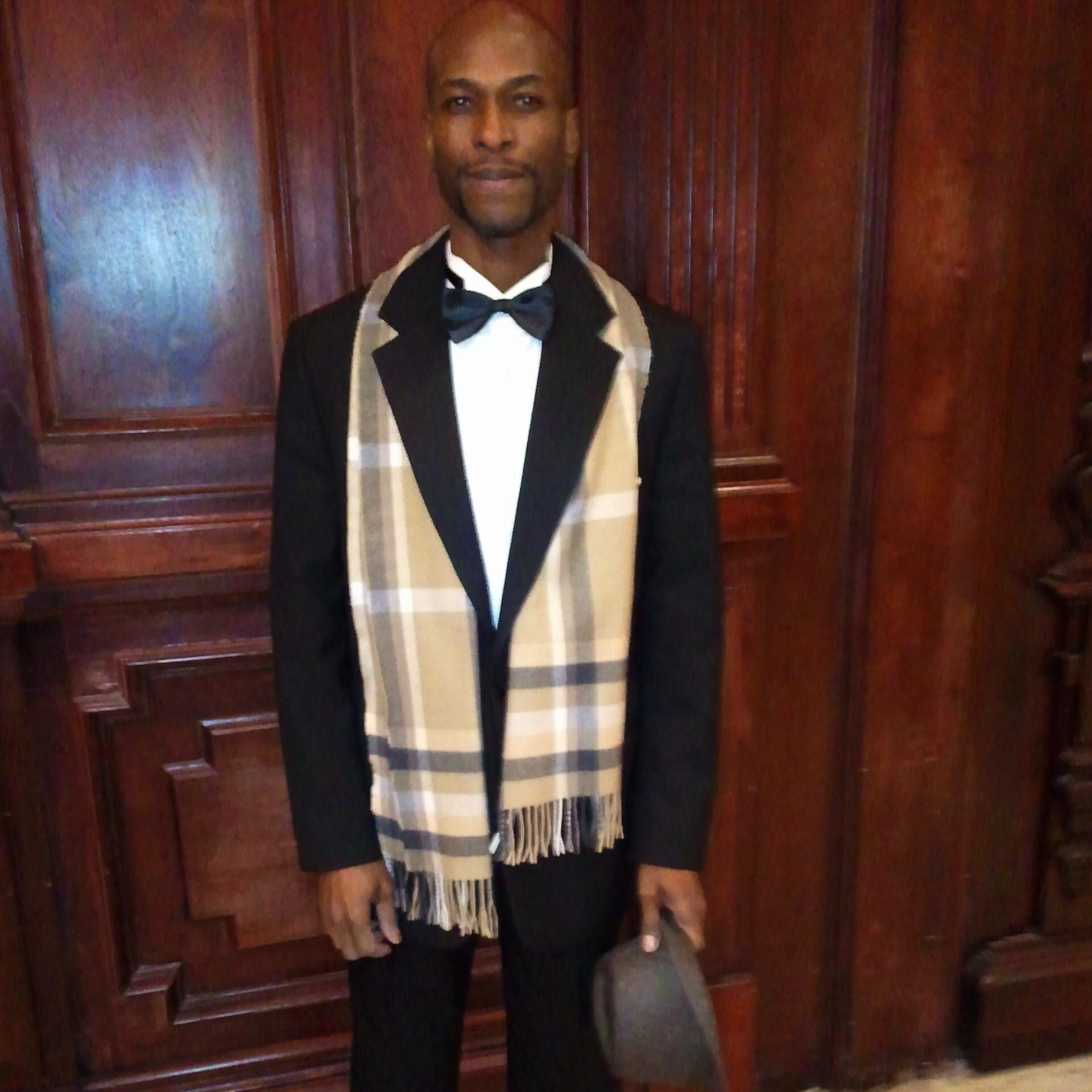 Acclaim Theatricals LLC is founded by Actor, Director, Producer, Writer, Gregory Mikell with dedication to diverse, non-traditional casting.