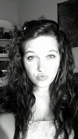 shelbyhenegar97's profile picture. Shelby Paige 
CHS Cheer 
#HesACounrtyCutie