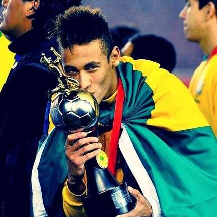 Apesar de ser bom vc ir pro exterior,não me conformo que a distância que nos separa hoje é ainda maior! @neymarjr Meu Reymar #RumoAoHexa #10Seleção #2014Brasil