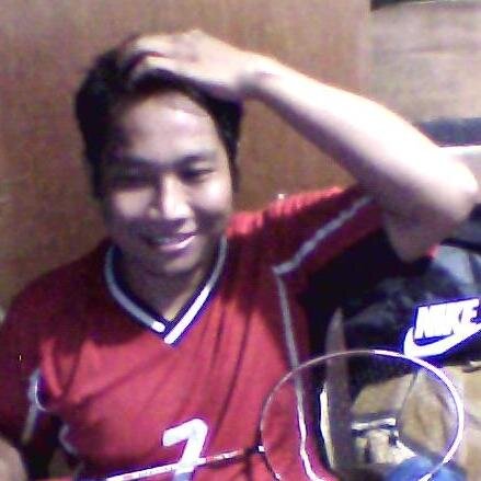 Gue Limited edition.. Kgk percaya? cek aja toko sebelah. TB:173cm. Hobi: Futsal n soccer. Humoris, kdng Religius. follback? mention ya;) *Love ISLAM n AC MILAN*