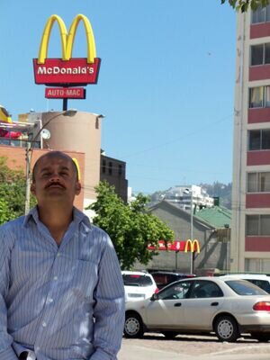 Hola,soy un colombiano alegre, estrovertido,dinamico soy aficionado al deporte a la musica y quisiera viajar por el mundoy conocer mucha gente.
