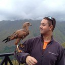 Papa de dos muñecas, Abogado, Karateca y Parapentista.