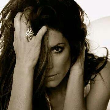 I love Sandra Bullock, I feel it is the most beautiful person that my eyes have seen.