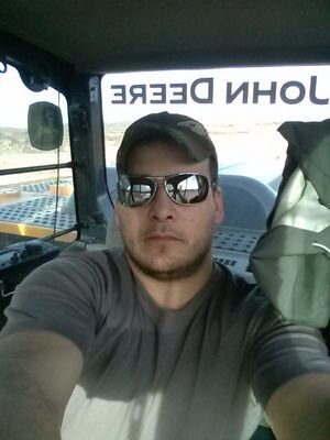 soy asi como me ves, tranqui, feliz con mis dos amores de mi vida, trabajo y me esfuerzo mucho x ser, para q sean y para q tengan jeje. nose despues ampliare.